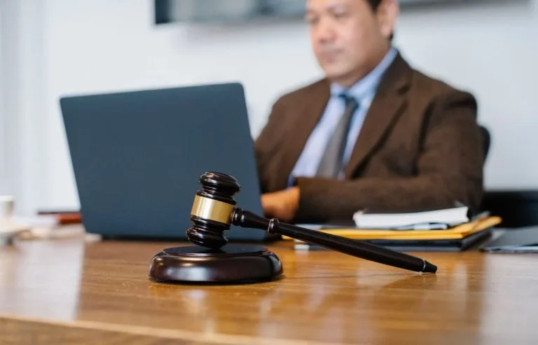 Clé Windows à moins de 10 € : légal ou arnaque ? La vraie réponse